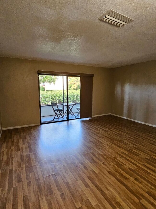 Foto del edificio - Winter Springs Gem: 2 BED 1.5 BATH Two-Story Condo with Amazing Amenities - (BAYTREE 4 CONDOS)