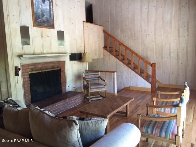 Building Photo - 925 Blue Jay Dr