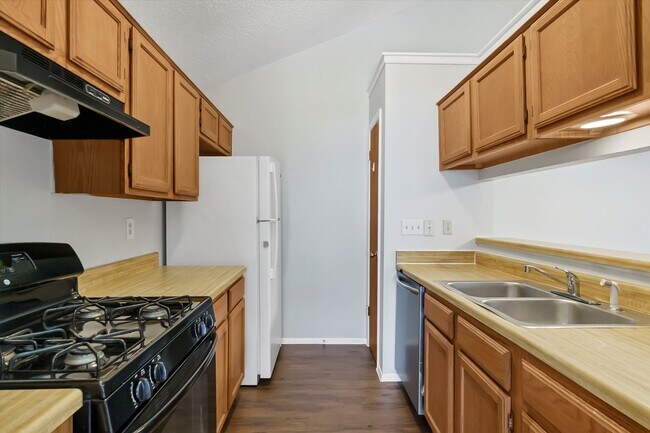 Building Photo - 620 Greenlawn Blvd Round Rock TX 78664