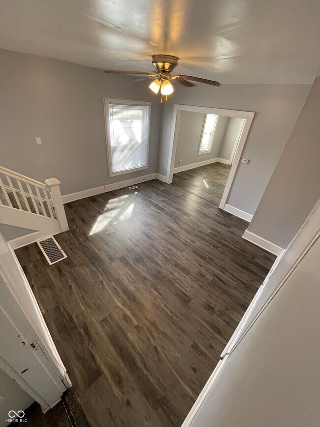 Foto del edificio - 93 S 5th Ave