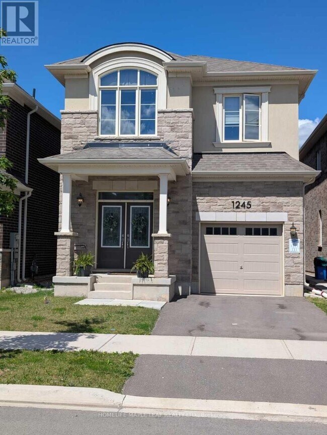 Building Photo - 1245 Muskoka Heights