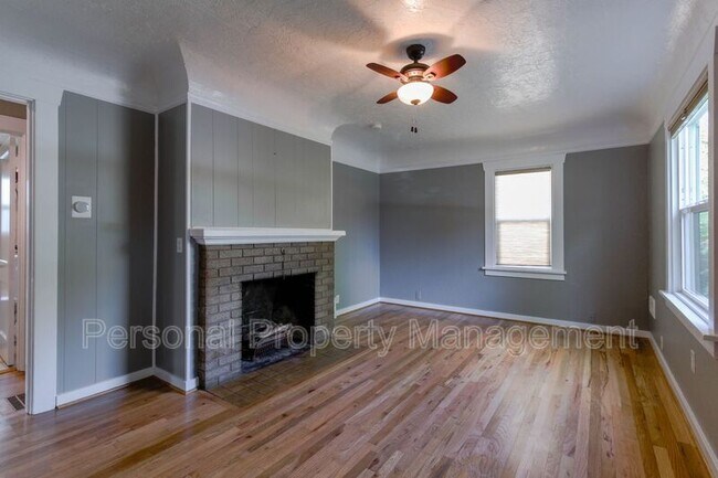 Foto del edificio - 807 W 21st St