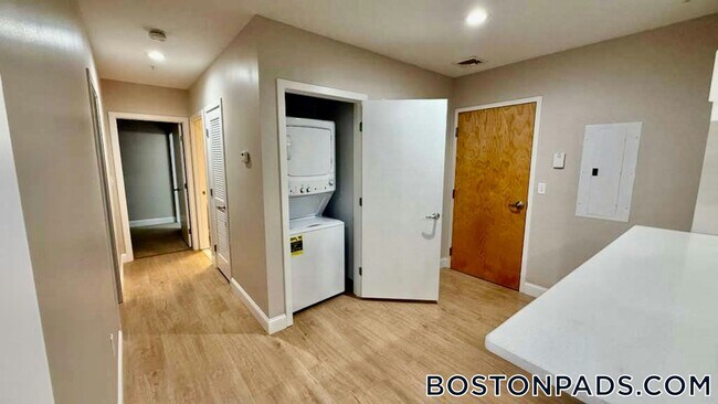 Foto del edificio - 75 S Main St