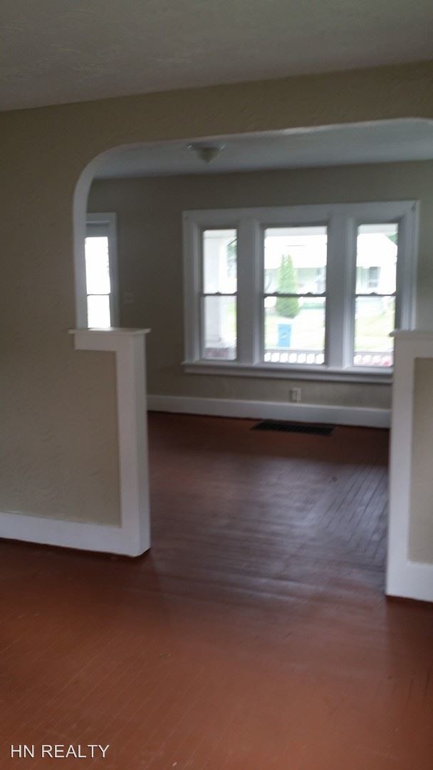 Foto del edificio - 3 br, 1 bath House - 1323 W. 6TH ST