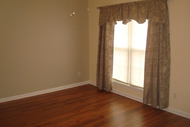 Photo - 425 Reavis Ave Apartment