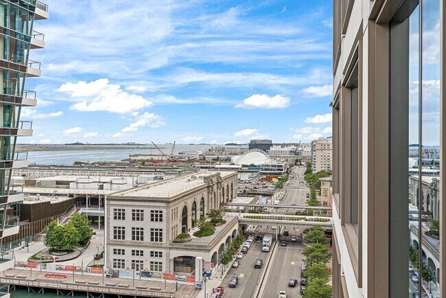 Foto del edificio - 133 Seaport Blvd