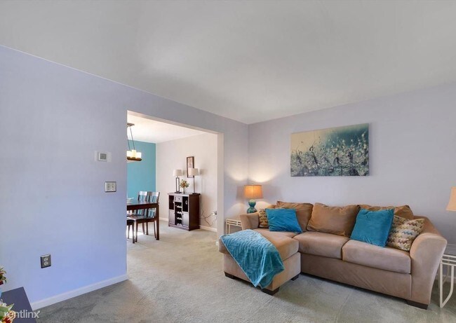 Building Photo - 3 br, 1.5 bath Townhome - 46 Ashley Dr