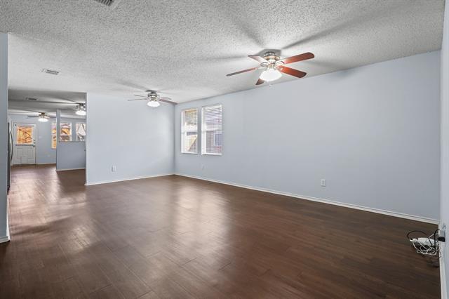 Foto del edificio - 1937 Riverchase Ln
