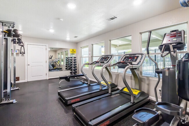 2BR, 2BA - 1002SF gym - River Run Apartments