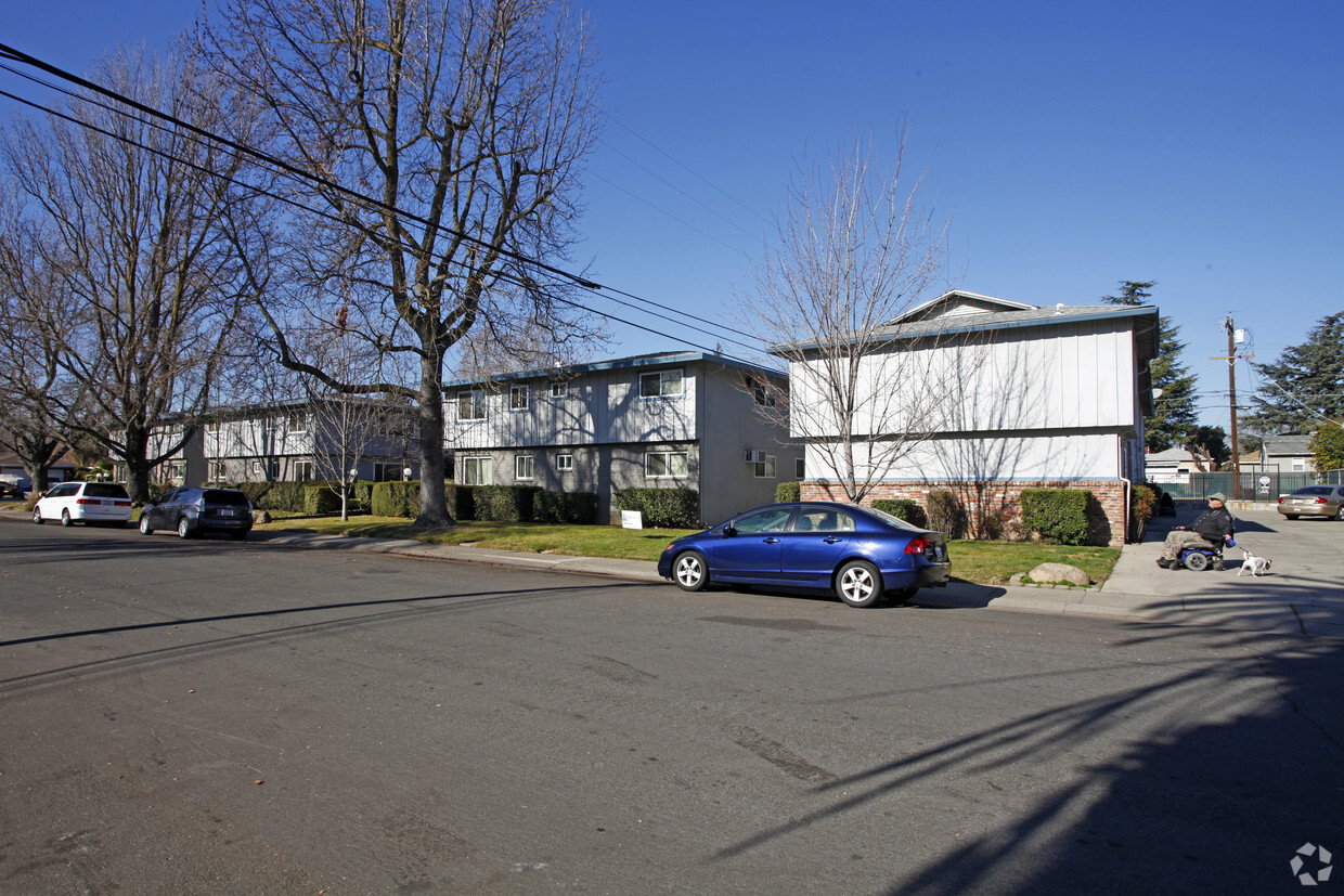 Building Photo - Woodlake Terrace Apartments