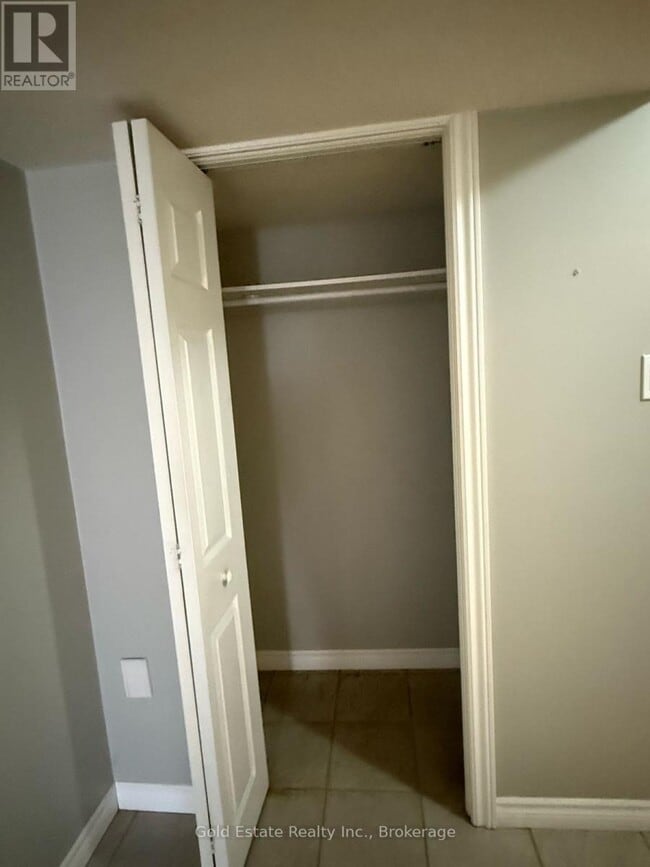 Building Photo - 1387 Marshall Crescent