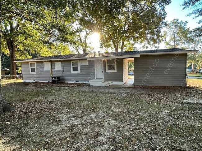 Building Photo - 4207 Azalea Dr