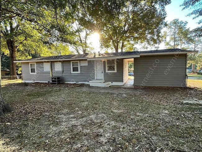 Foto del edificio - 4207 Azalea Dr