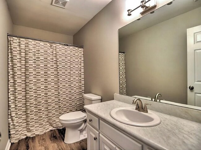 Foto del edificio - 1075 Roper Rd