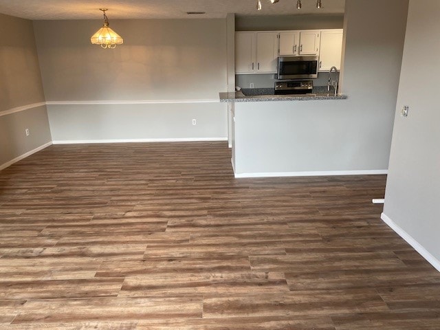 Building Photo - 460 Lakeview Dr