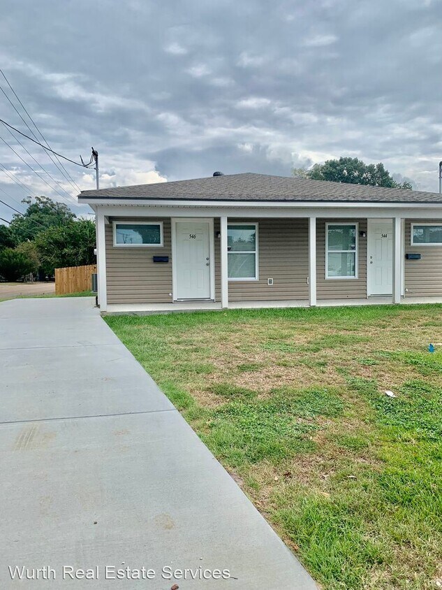 Primary Photo - 3 br, 2 bath House - 544 Live Oak Blvd