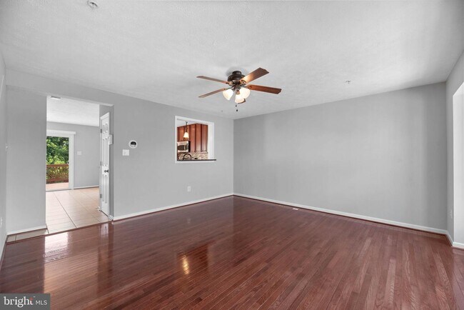 Foto del edificio - 9884 Decatur Rd
