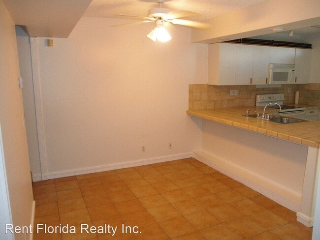 Building Photo - 2 br, 2.5 bath House - 3688 Victoria Drive