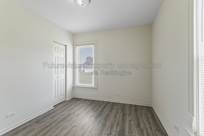 Building Photo - 107 Stevens Ave