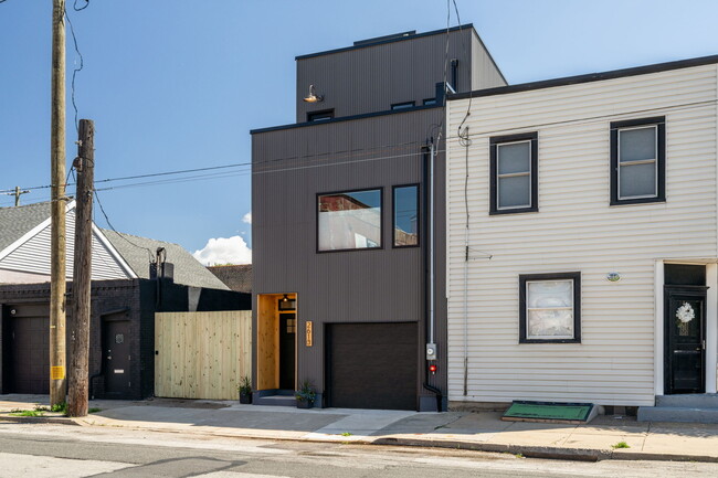 Building Photo - 2613 E Tioga St