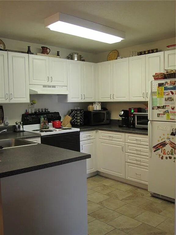 Primary Photo - 120 Mill St