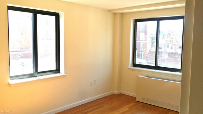 Building Photo - 2450 43rd St