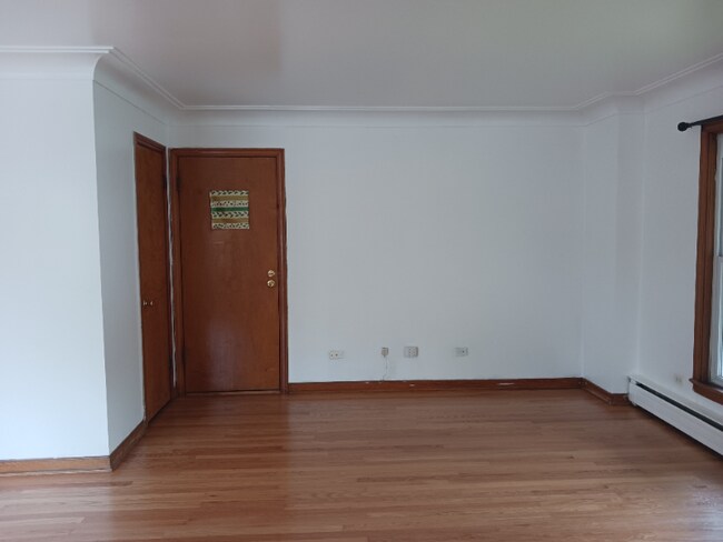Foto del edificio - 2759 N Rutherford Ave