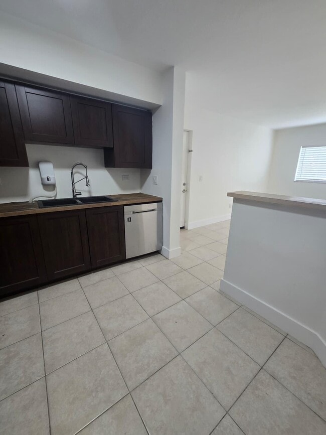 Foto del edificio - 3670 N 56th Ave
