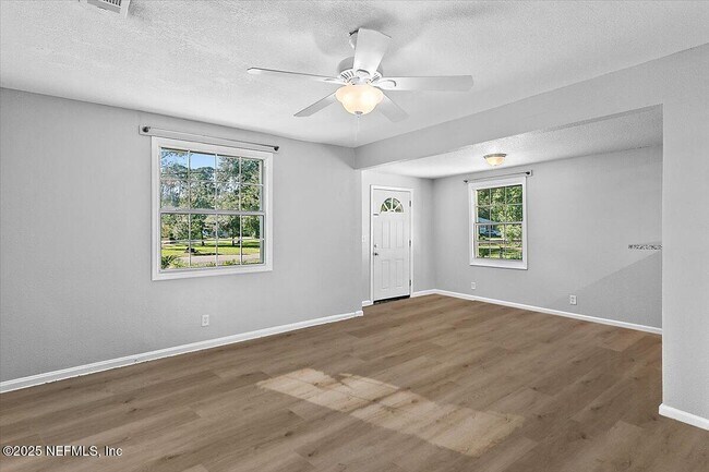 Foto del edificio - 5637 Bishop Ln