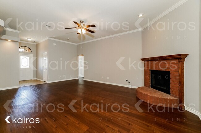 Building Photo - 3901 Maid Marian Circle