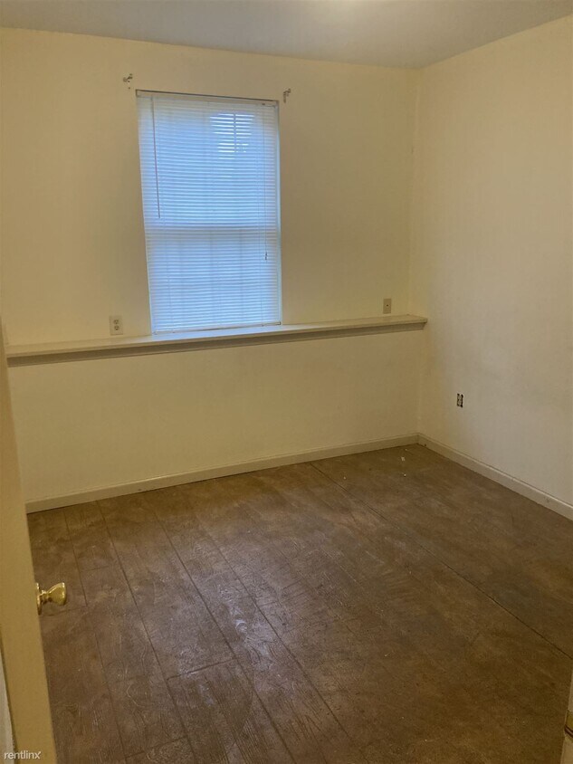 Primary Photo - 3 br, 1 bath Duplex - 610 S Fawn St