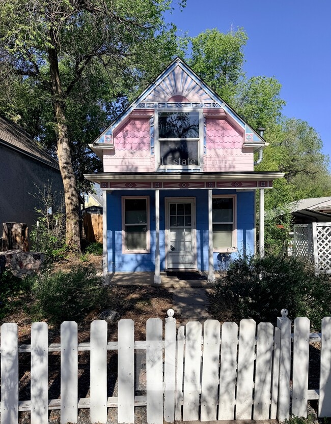 Building Photo - 220 Willow St