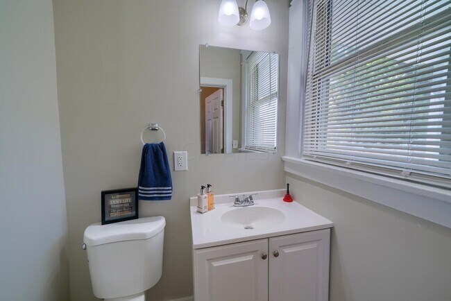 Foto del edificio - 1482 Hildreth Ave