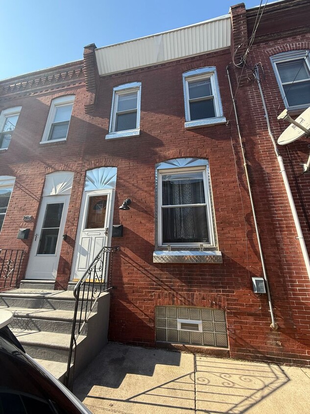 Foto principal - Charming 3-Bedroom Home in Port Richmond A...