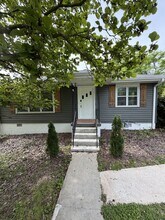 Building Photo - 2116 Rockland Dr