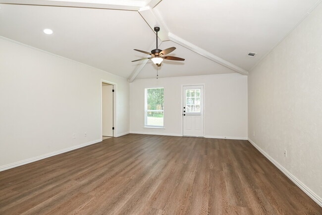 Building Photo - 3805 Christine St