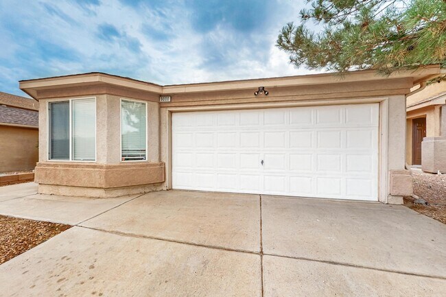 Foto del edificio - 9000 Violet Orchid Tr SW