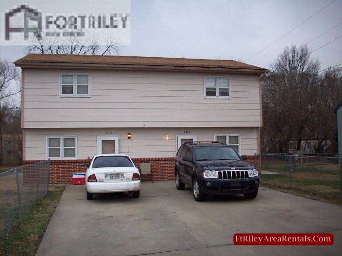 Primary Photo - 1379 Parkside Dr