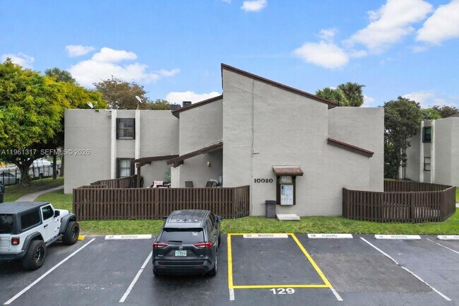Foto del edificio - 10020 NW 9th St Cir