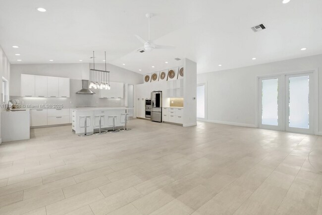 Building Photo - 5765 SW 84th St