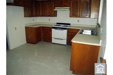 View of large kitchens - 16756 Lime St