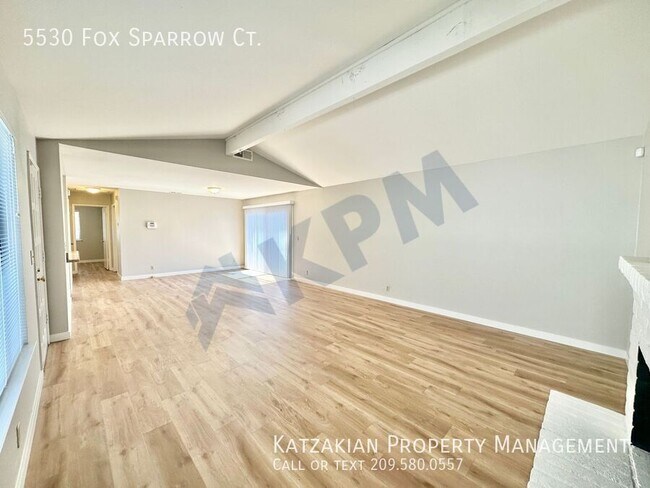 Foto del edificio - 5530 Fox Sparrow Ct