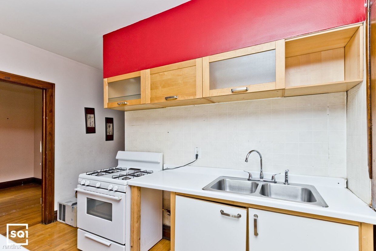 Foto principal - 4037 W Oakdale Ave
