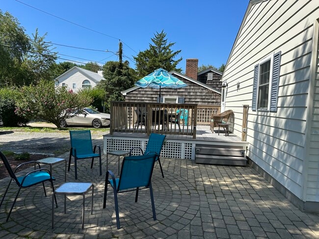 Building Photo - 100 Hull St