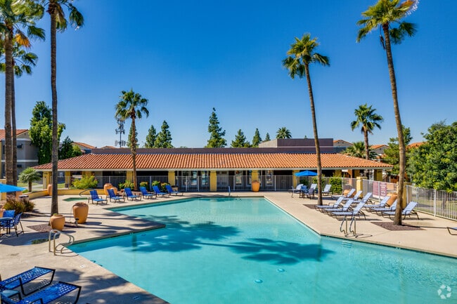POOL - Valencia Park