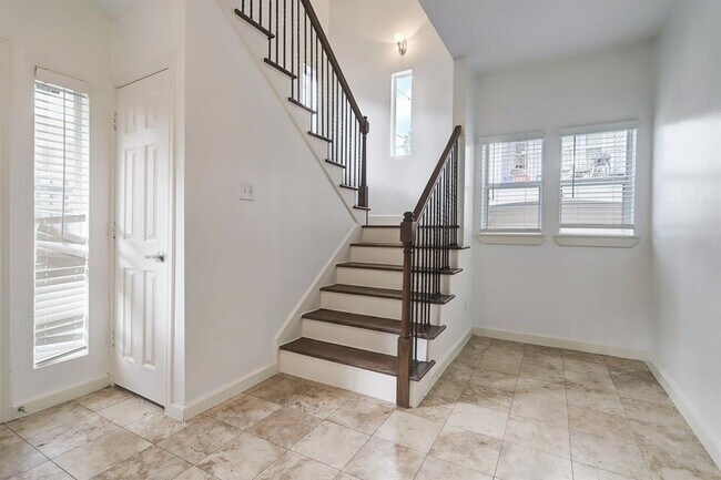 Foto del edificio - 5843 Petty St
