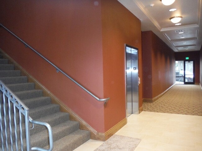 Building Photo - 223 N Irwin St
