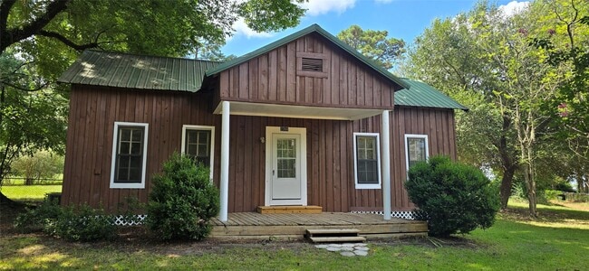Building Photo - 2266 Young Rd