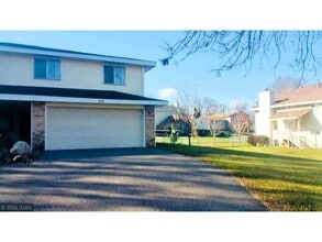 Building Photo - 1074 Regency Dr