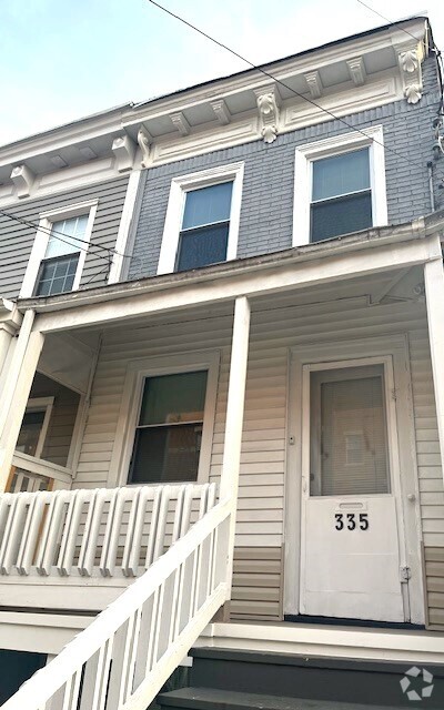 Building Photo - 335 7th St